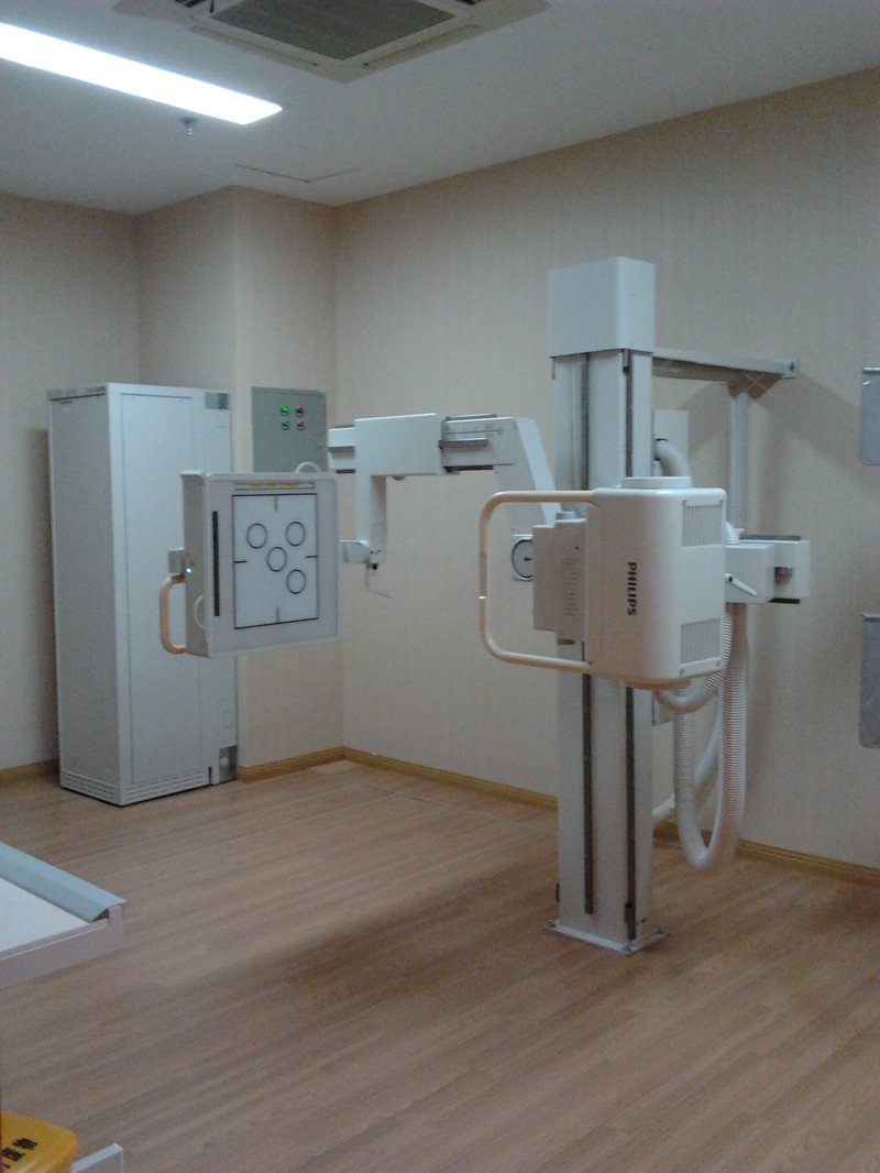 Dedicated digital chest radiography room at a hospital — Philips Essenta DR system
